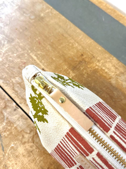 Geo Daisy Laura Pouch